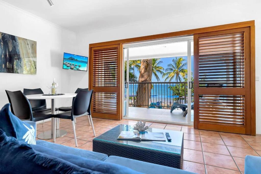 'beachfront Bliss' Paradise At Apartment