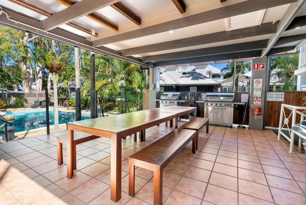 Ocean Outlook - Absolute Beachfront Apartment