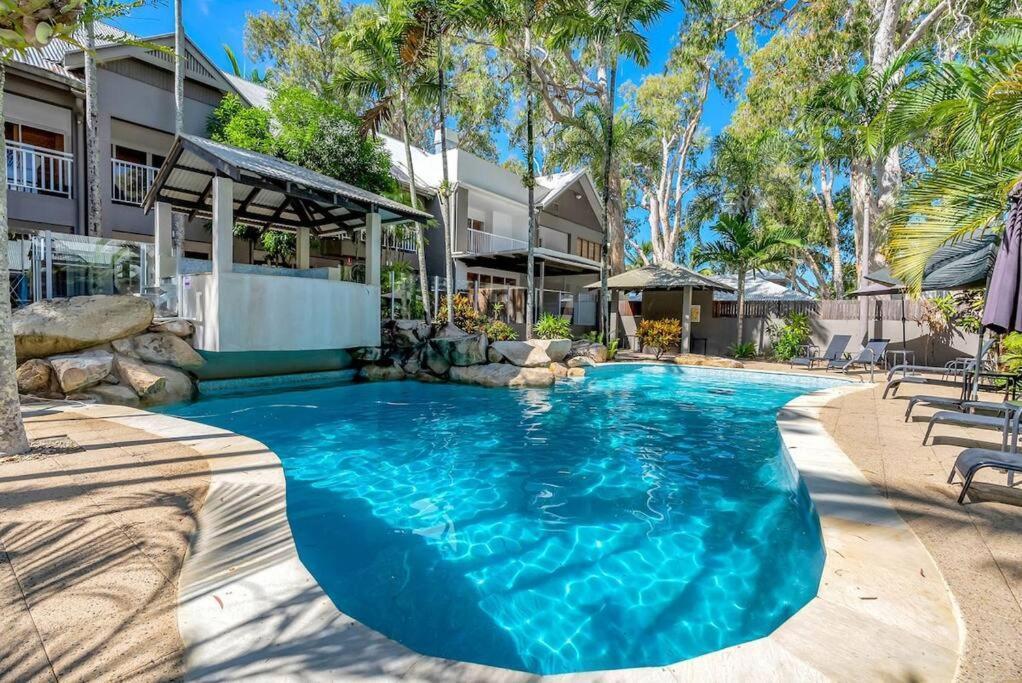 Ocean Outlook - Absolute Beachfront Apartment