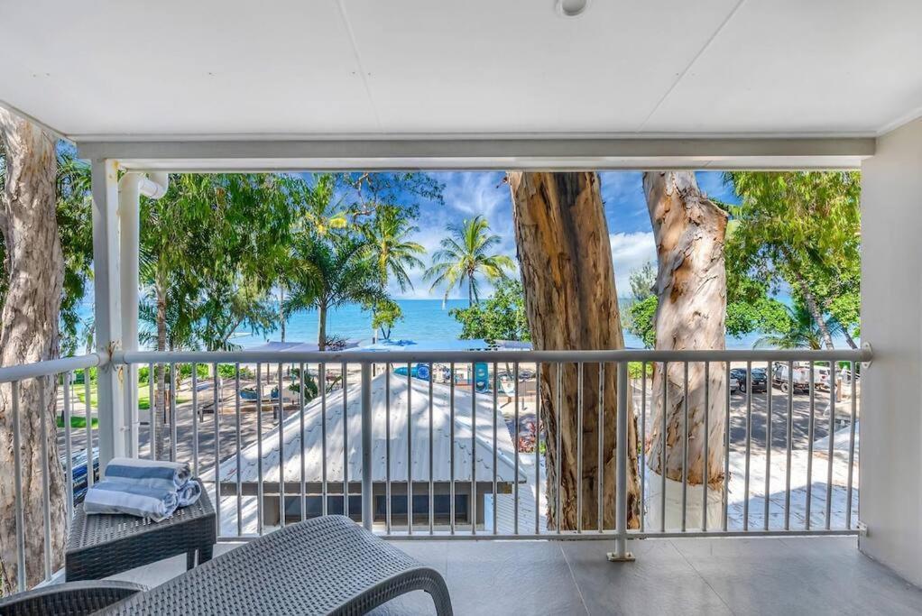 Apartment Ocean Outlook - Absolute Beachfront *