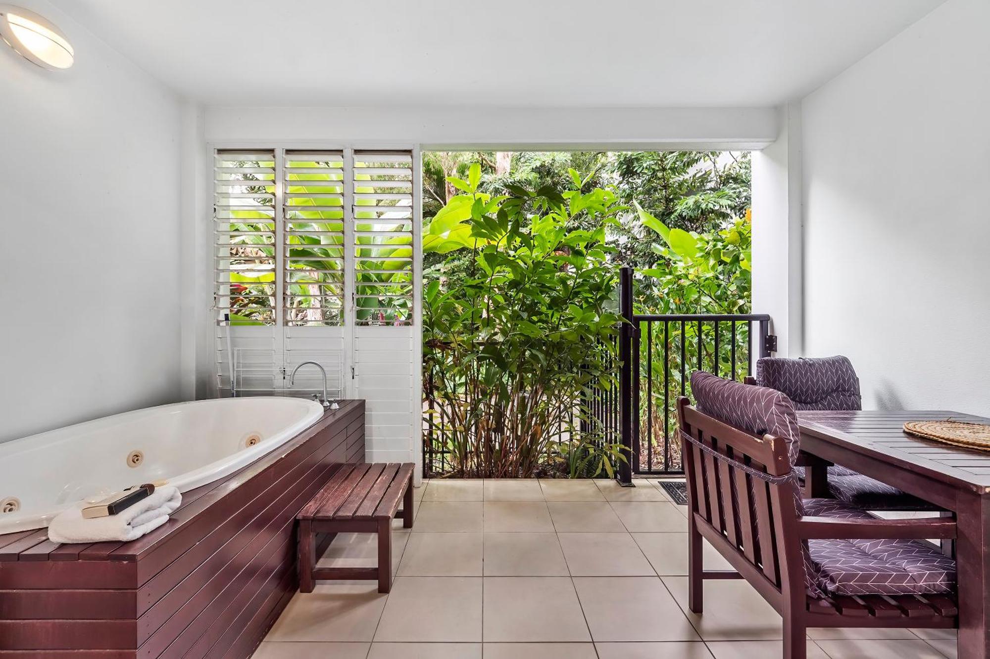 Club Private Apartment *