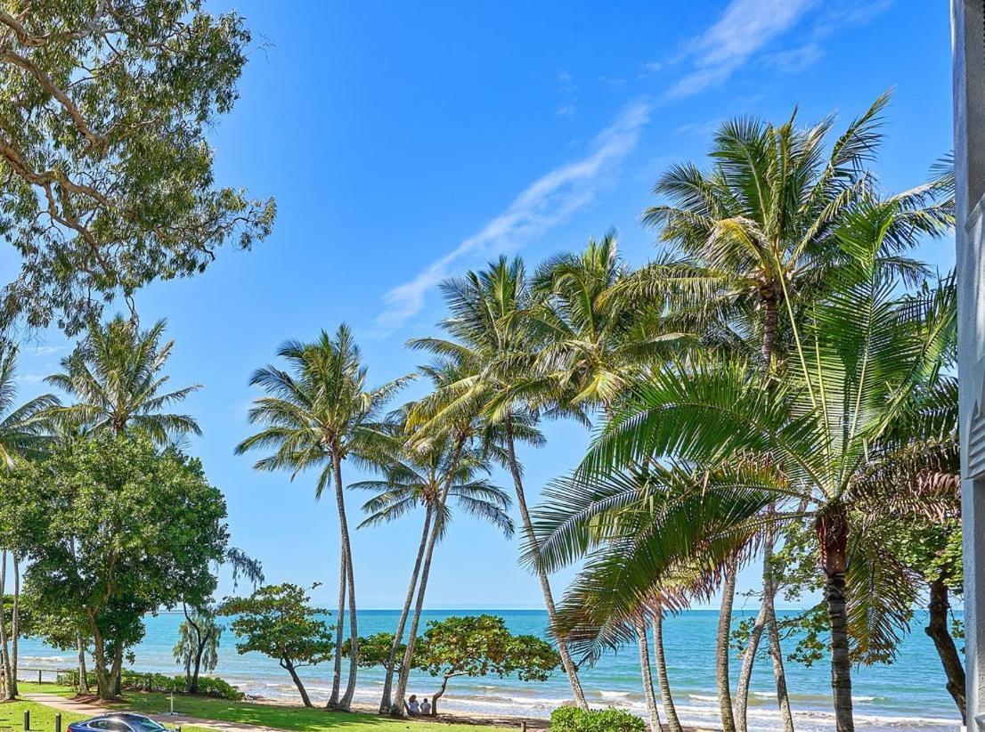 Absolute Beachfront 2 Bedroom Alassio Apartment