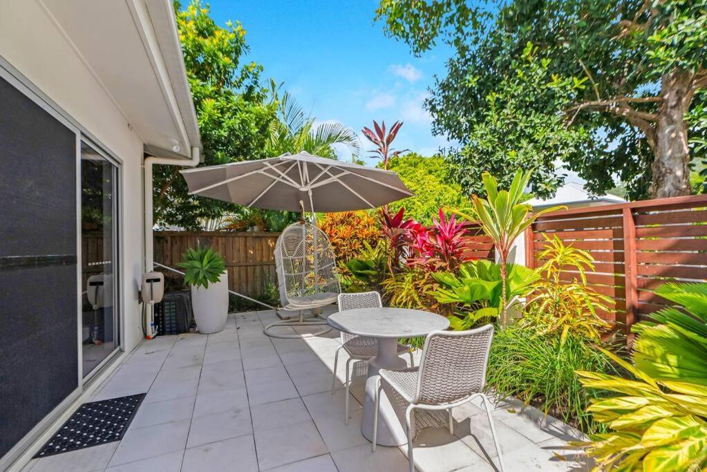 Cove House - Coastal Convenience By The Pool * Palm Cove
