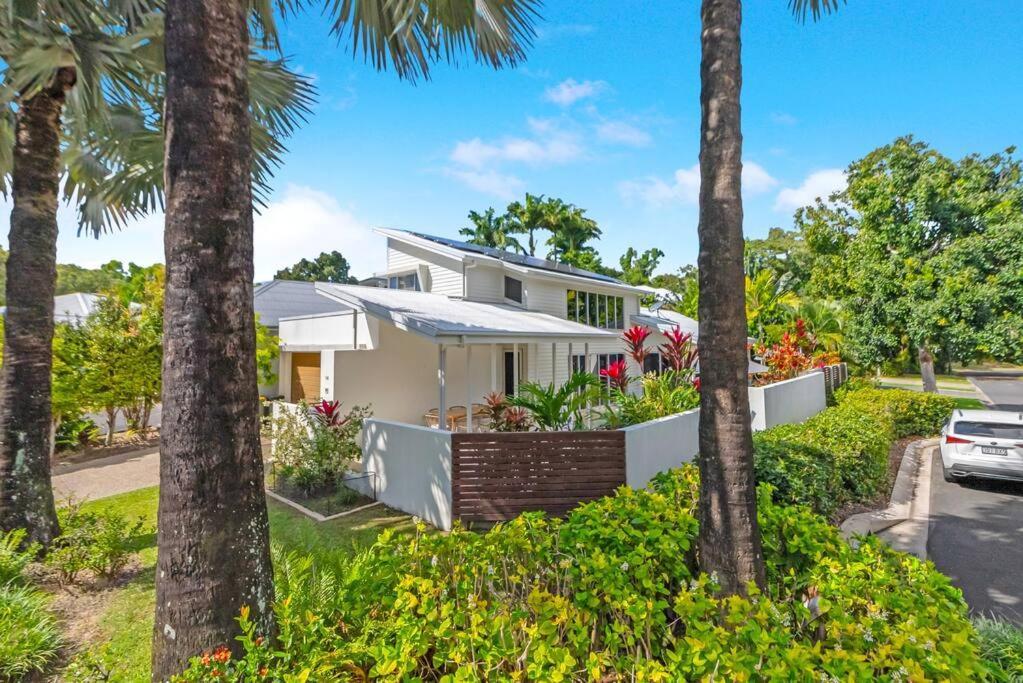 Cove House - Coastal Convenience By The Pool *