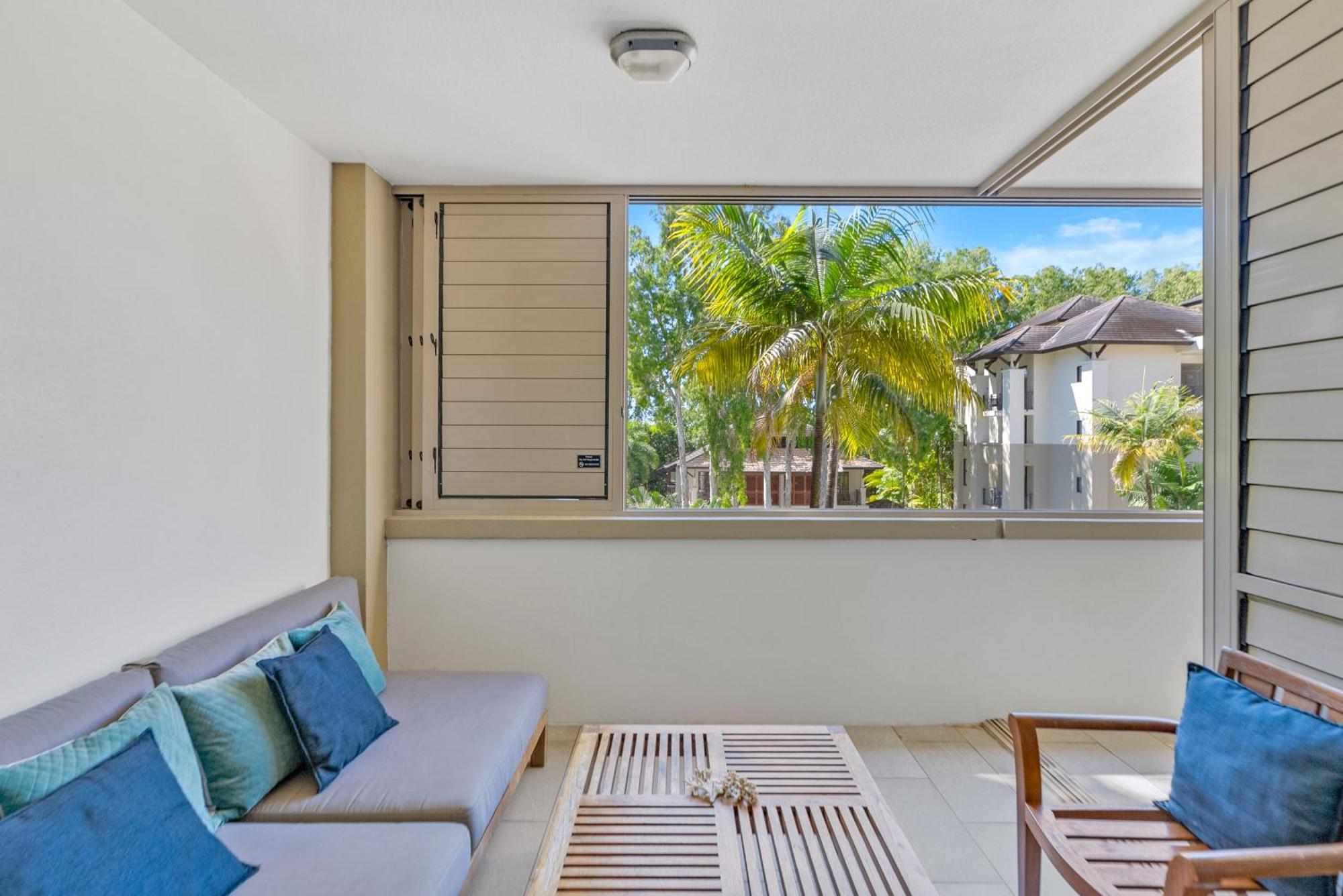 Bowmanii At Temple - Sunkissed Tropical Vibes Palm Cove