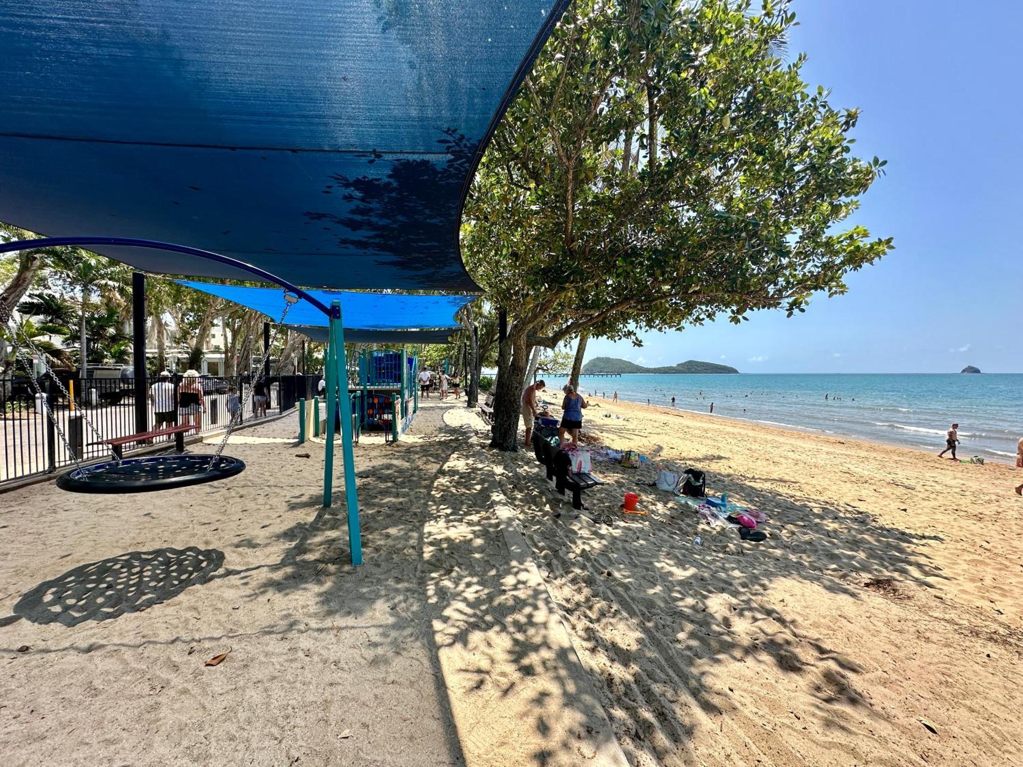 Holiday home Sweet Creek Cottage, Palm Cove, 200m To Beach, Heated Pool, Pets Palm Cove