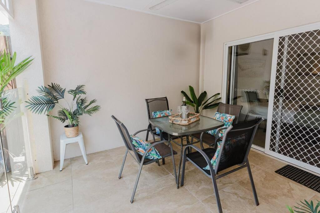 Tropical 2 Bedroom 2 Bath With Private Pool Palm Cove