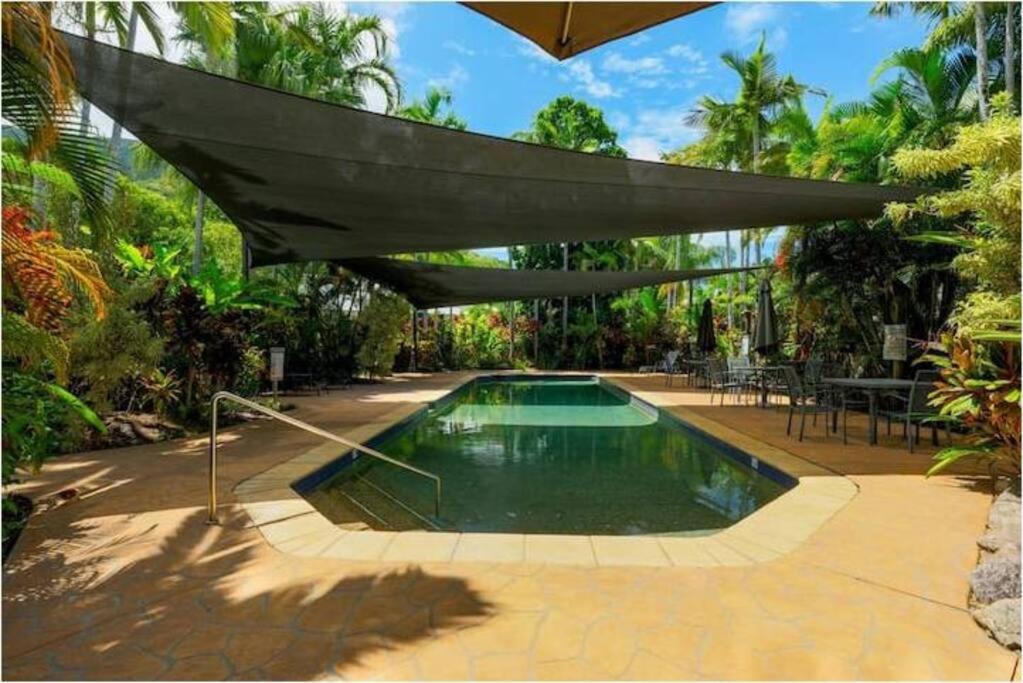Tropical 2 Bedroom 2 Bath With Private Pool Palm Cove