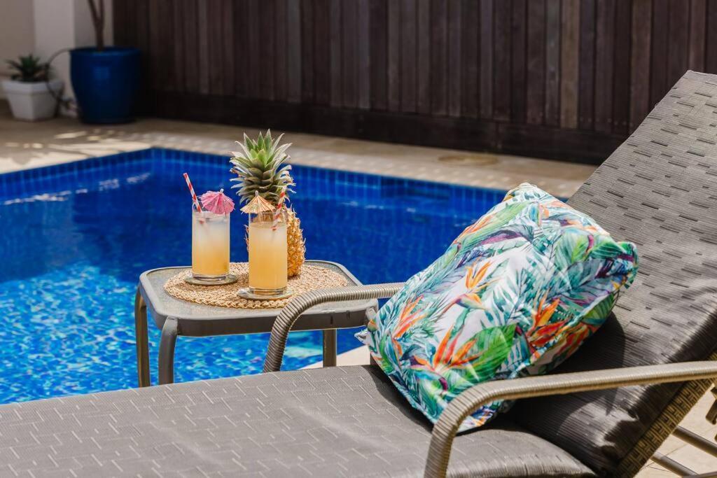 Tropical 2 Bedroom 2 Bath With Private Pool Villa Palm Cove