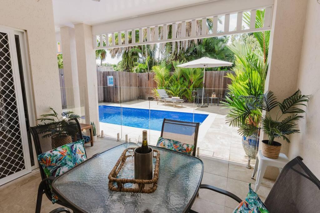Tropical 2 Bedroom 2 Bath With Private Pool Palm Cove