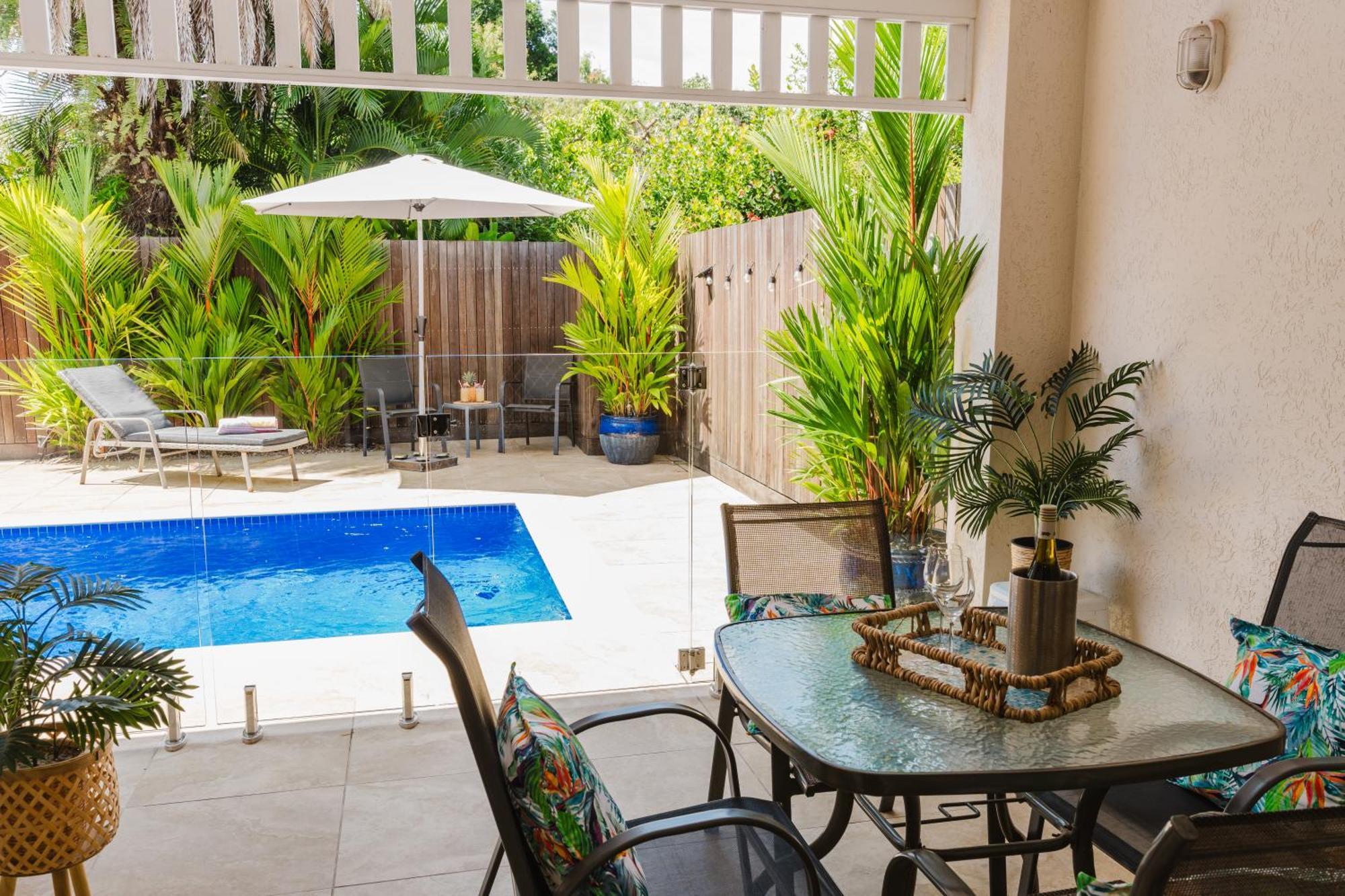 Tropical 2 Bedroom 2 Bath With Private Pool Villa Palm Cove