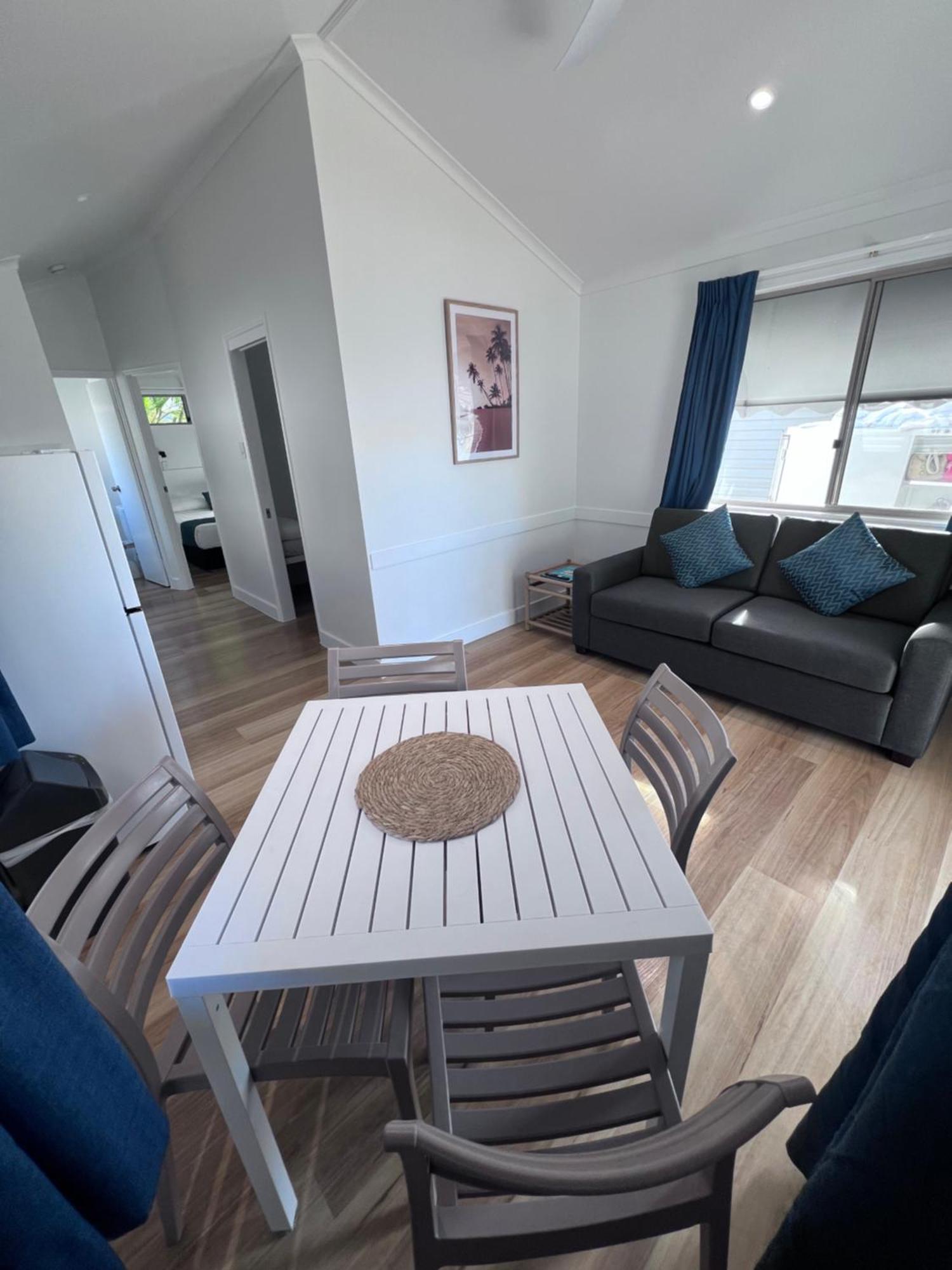 Ellis Oceanfront Palm Cove