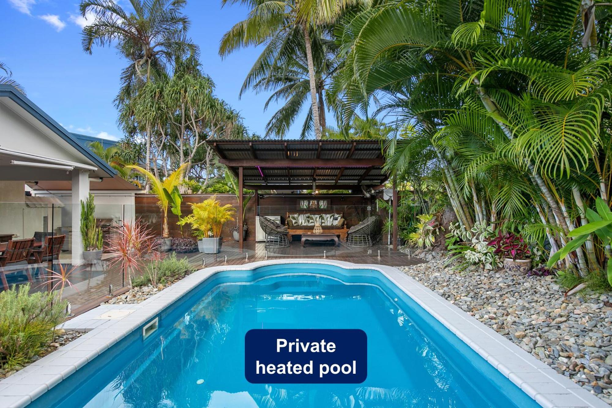 Holiday home Coconut Blue - Private Heated Pool, Walk To Beach, Restaurants & Shops, Tropical Courtyard Shower