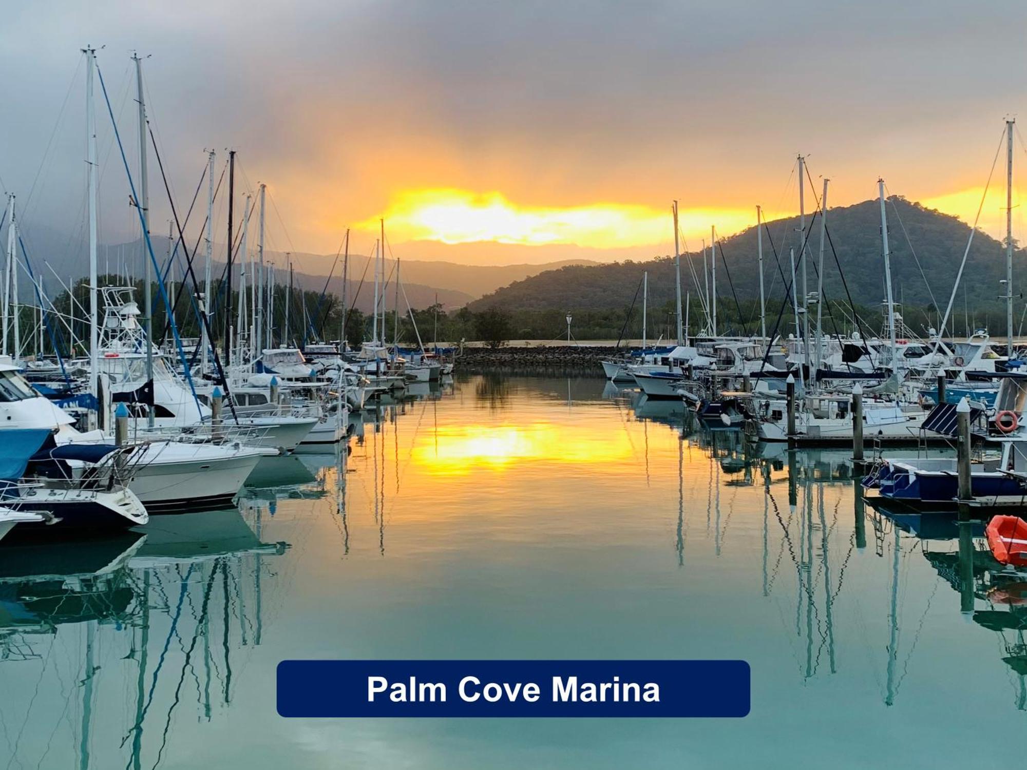 Coconut Blue - Private Heated Pool, Walk To Beach, Restaurants & Shops, Tropical Courtyard Shower Palm Cove