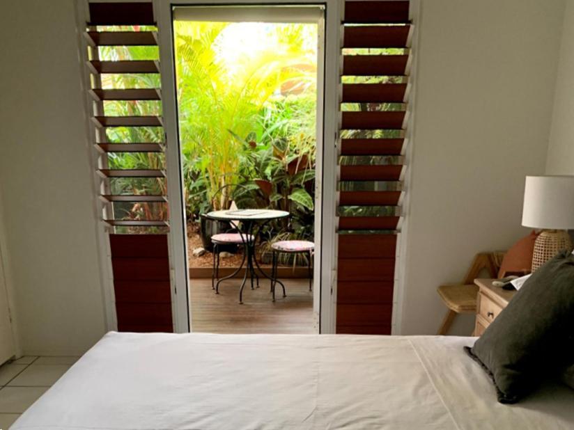 Coconut Blue - Private Heated Pool, Walk To Beach, Restaurants & Shops, Tropical Courtyard Shower Holiday home *