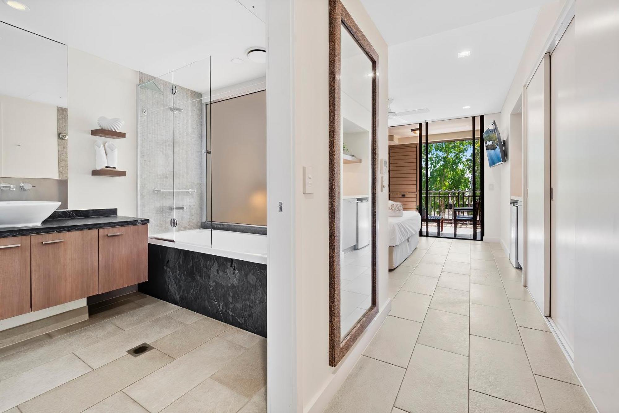 Private In The Temple Beachfront Palm Cove