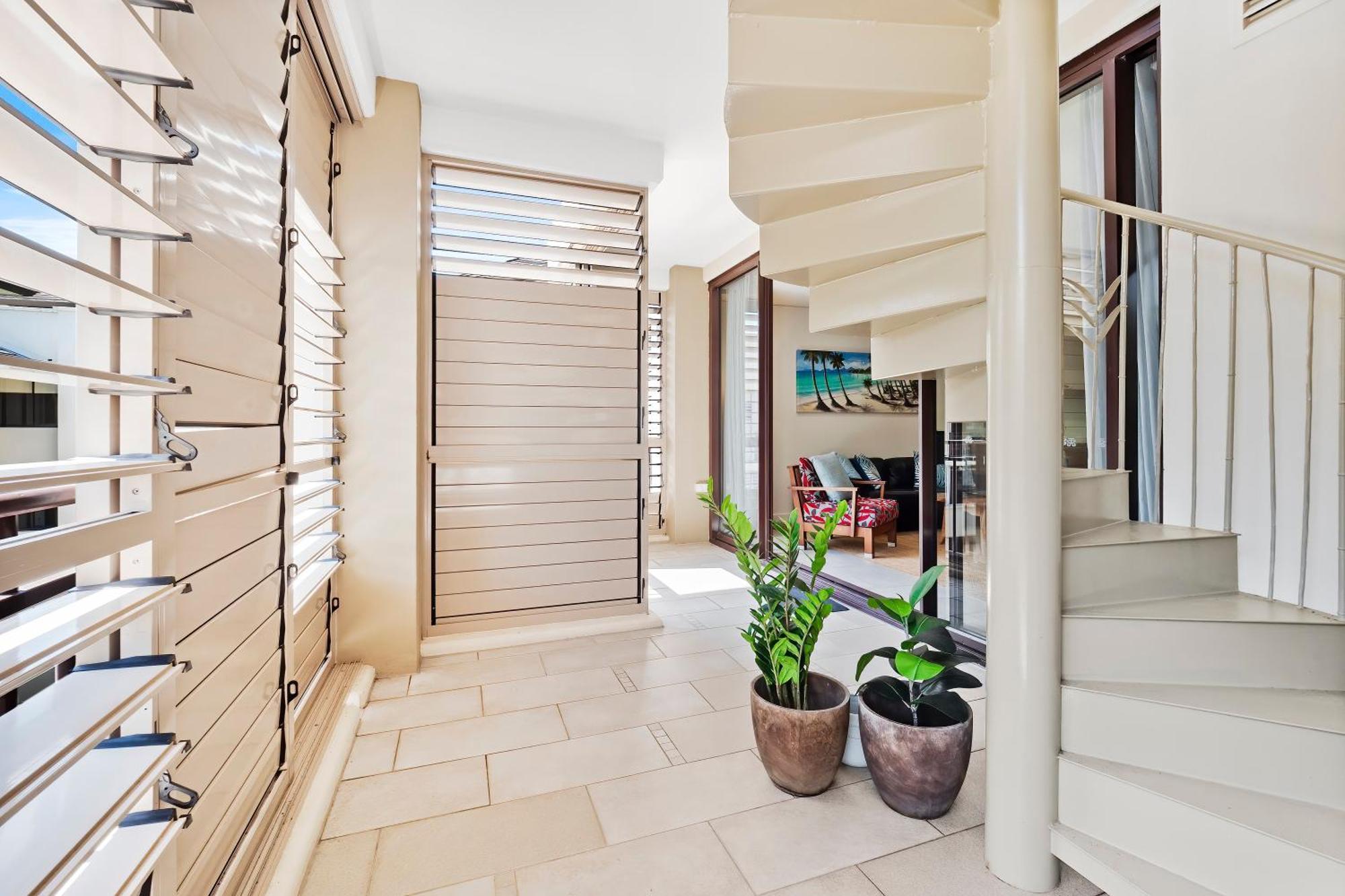 Private In The Temple Beachfront Apartment Palm Cove