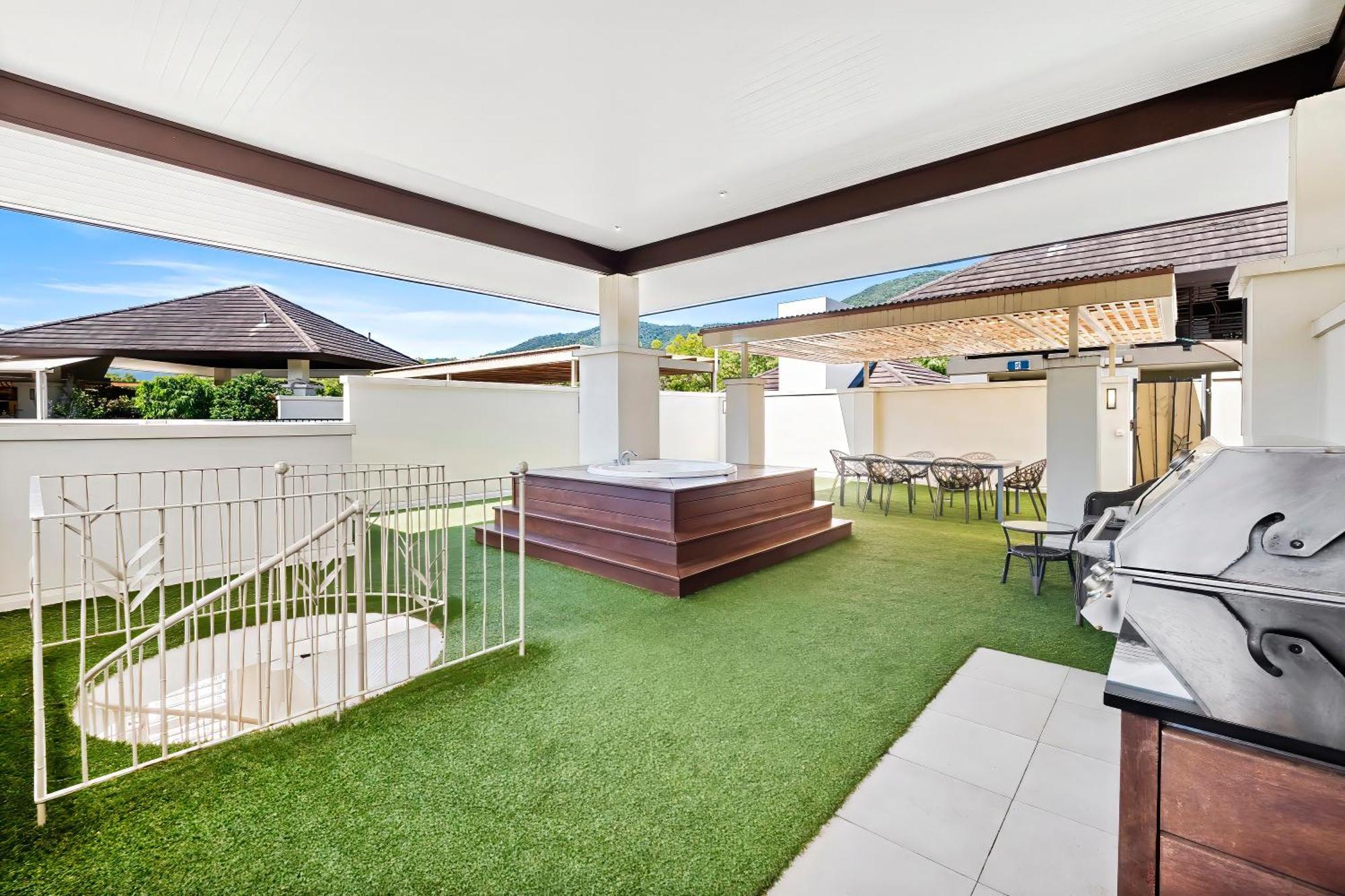 Apartment Private In The Temple Beachfront Palm Cove