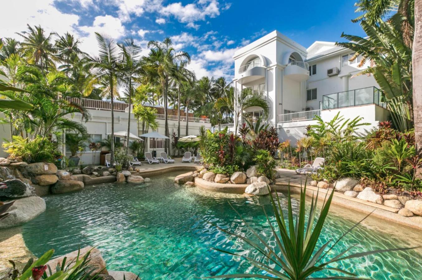 Alamanda 43 Beachfront Apartment *