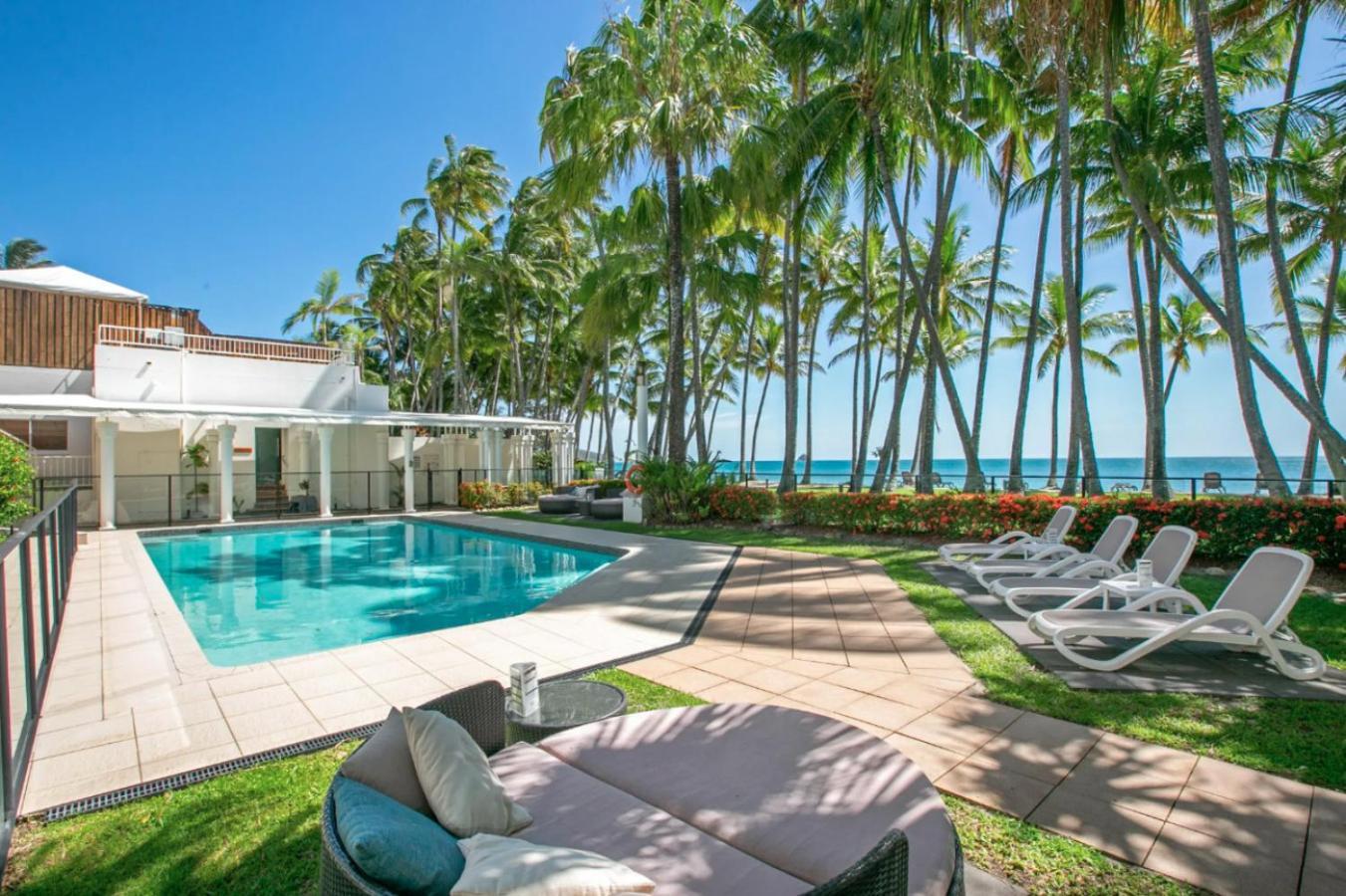 Alamanda 43 Beachfront Apartment Palm Cove