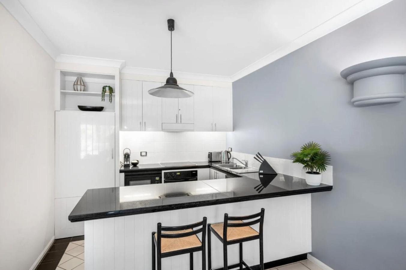 Alamanda 43 Beachfront Apartment *