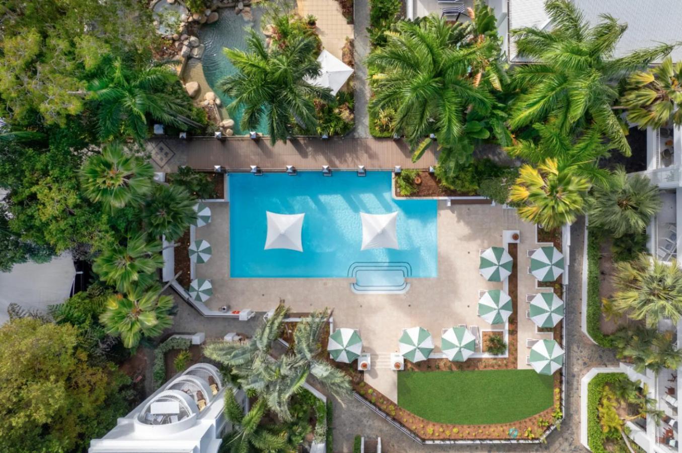Alamanda 43 Beachfront Apartment *