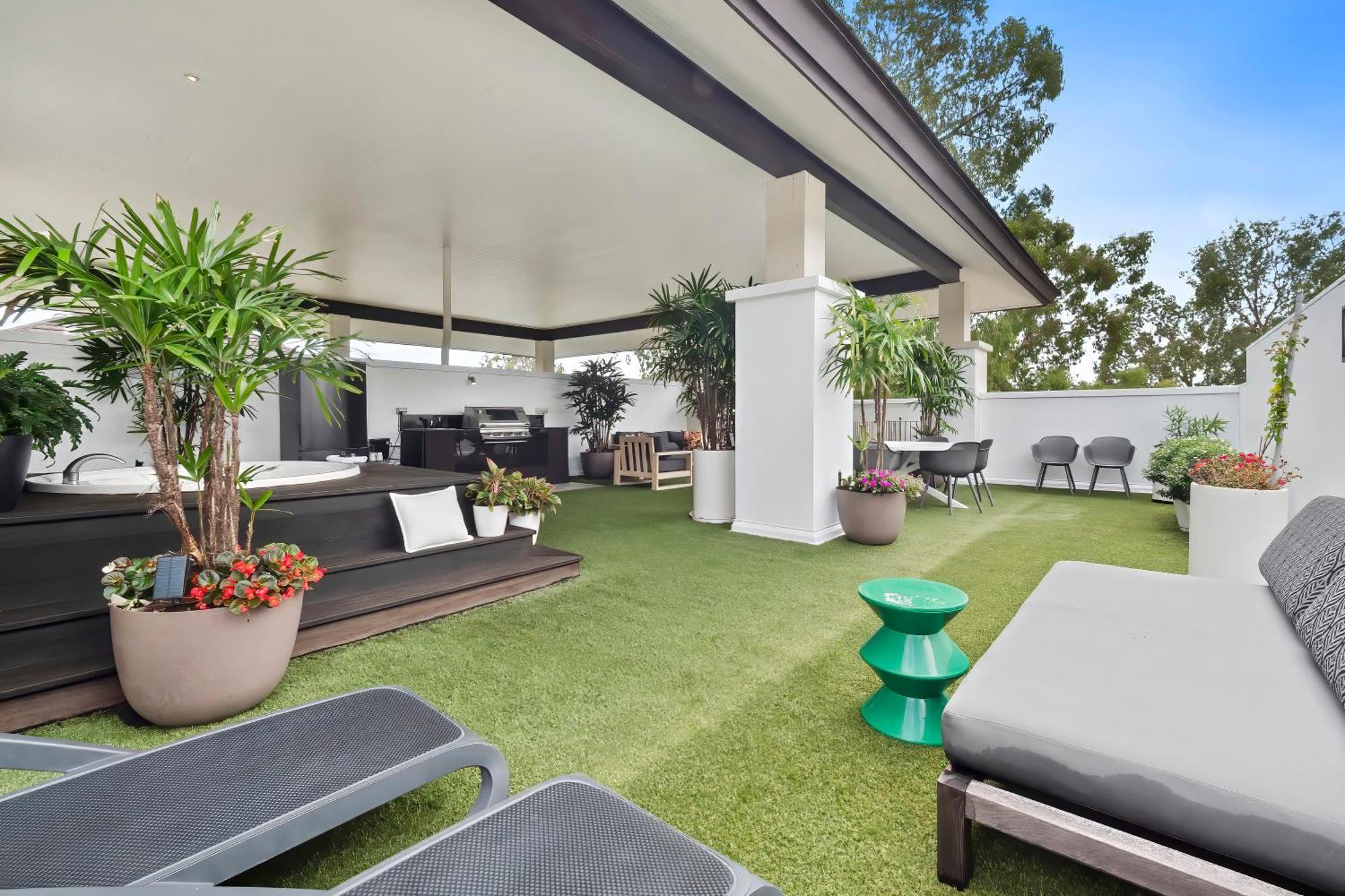 Private In The Temple Beachfront *