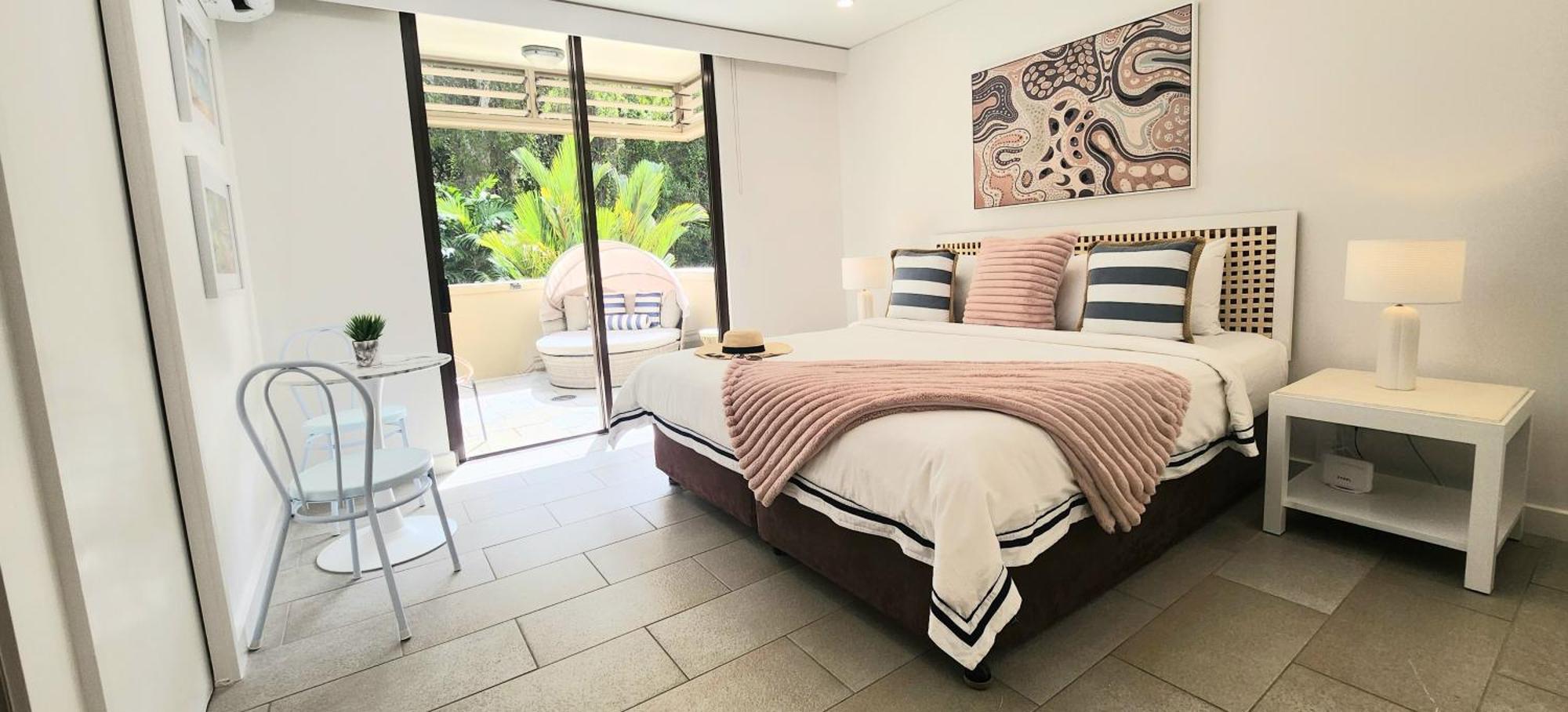 Apartment Private In The Temple Beachfront Palm Cove