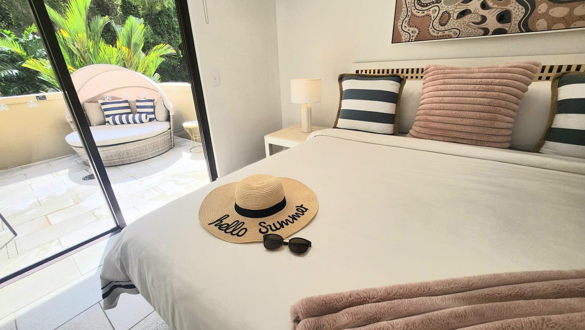Private In The Temple Beachfront Apartment