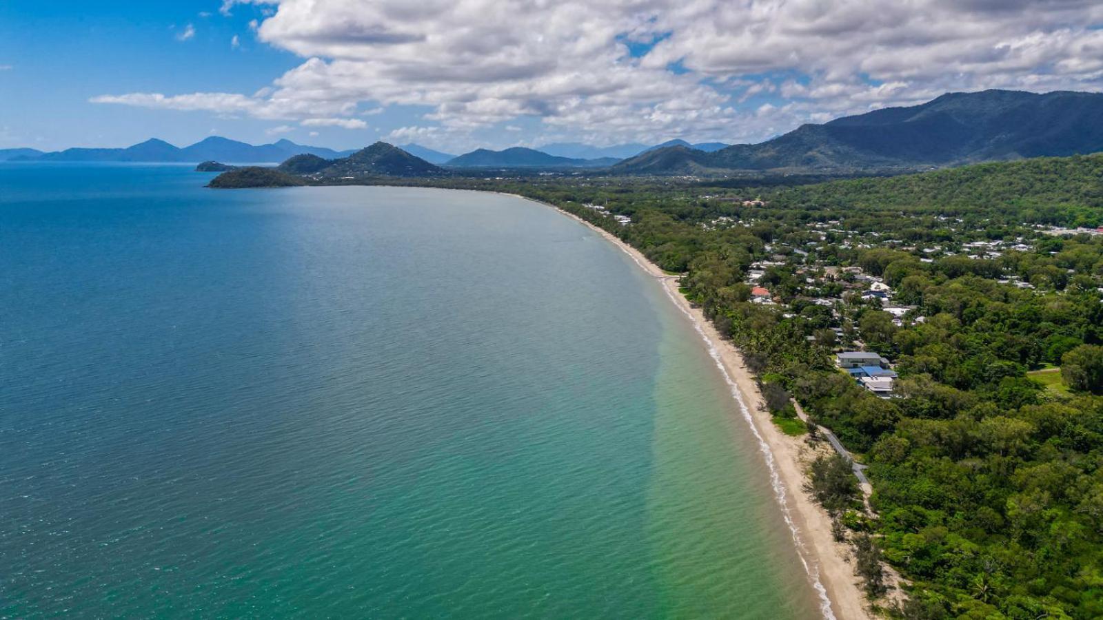 Apartment Drift 3201 Beachfront Palm Cove