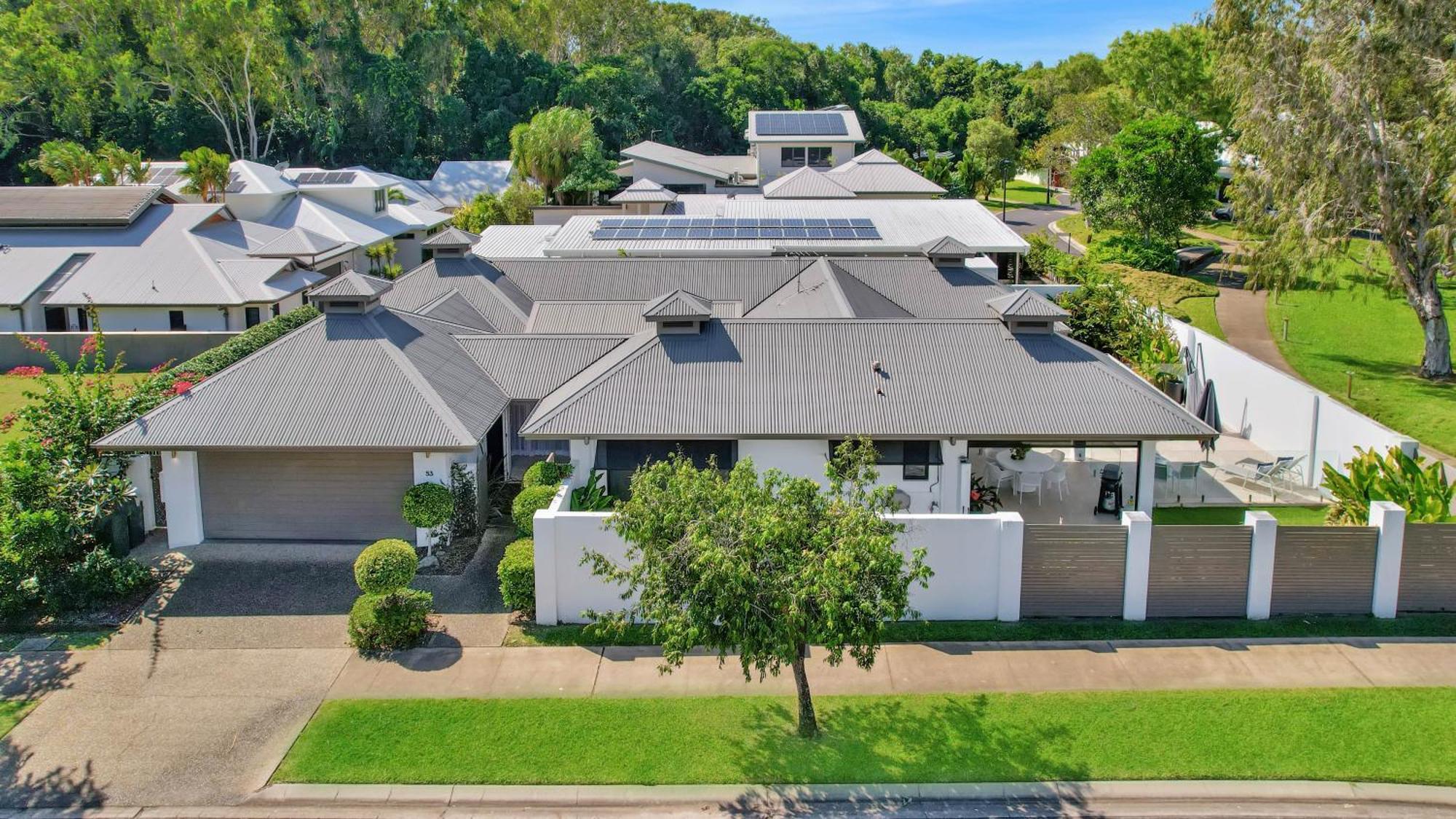 Pura - Tropical Luxury Living Holiday home Palm Cove