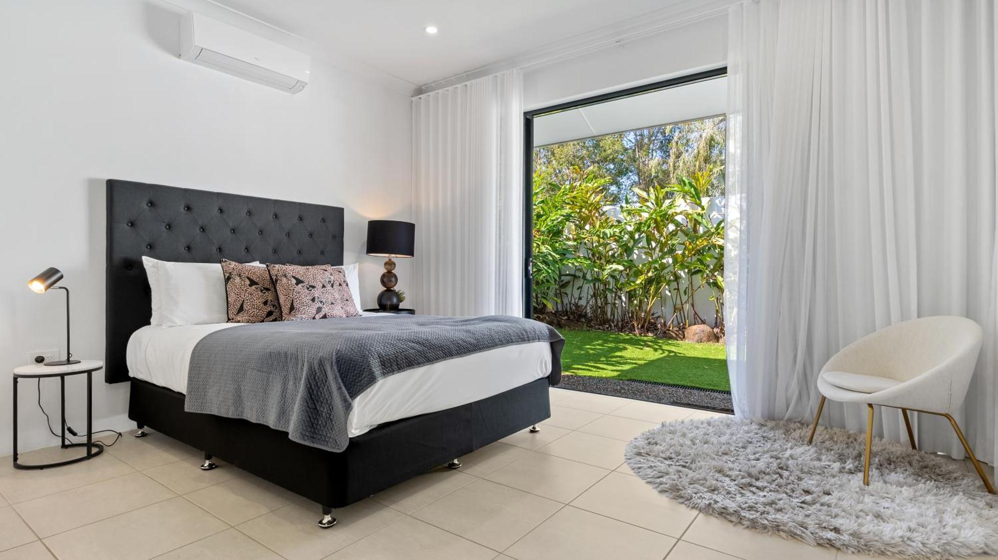 Pura - Tropical Luxury Living Holiday home