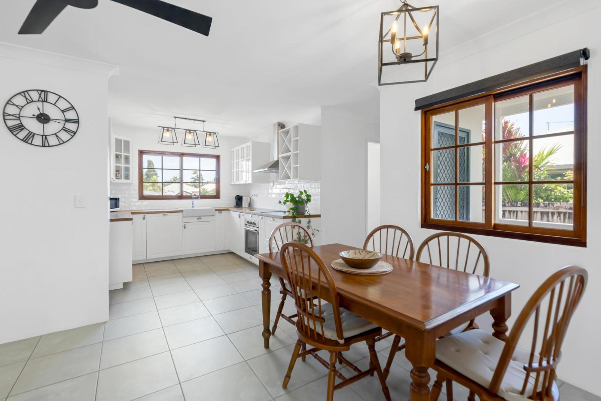 Holiday home Mojos Salt & Pepper 500m To *