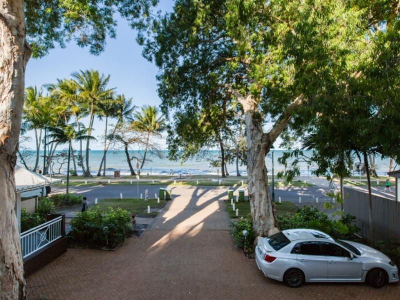 The Boutique Collection - 603 On The Beach Hotel Palm Cove