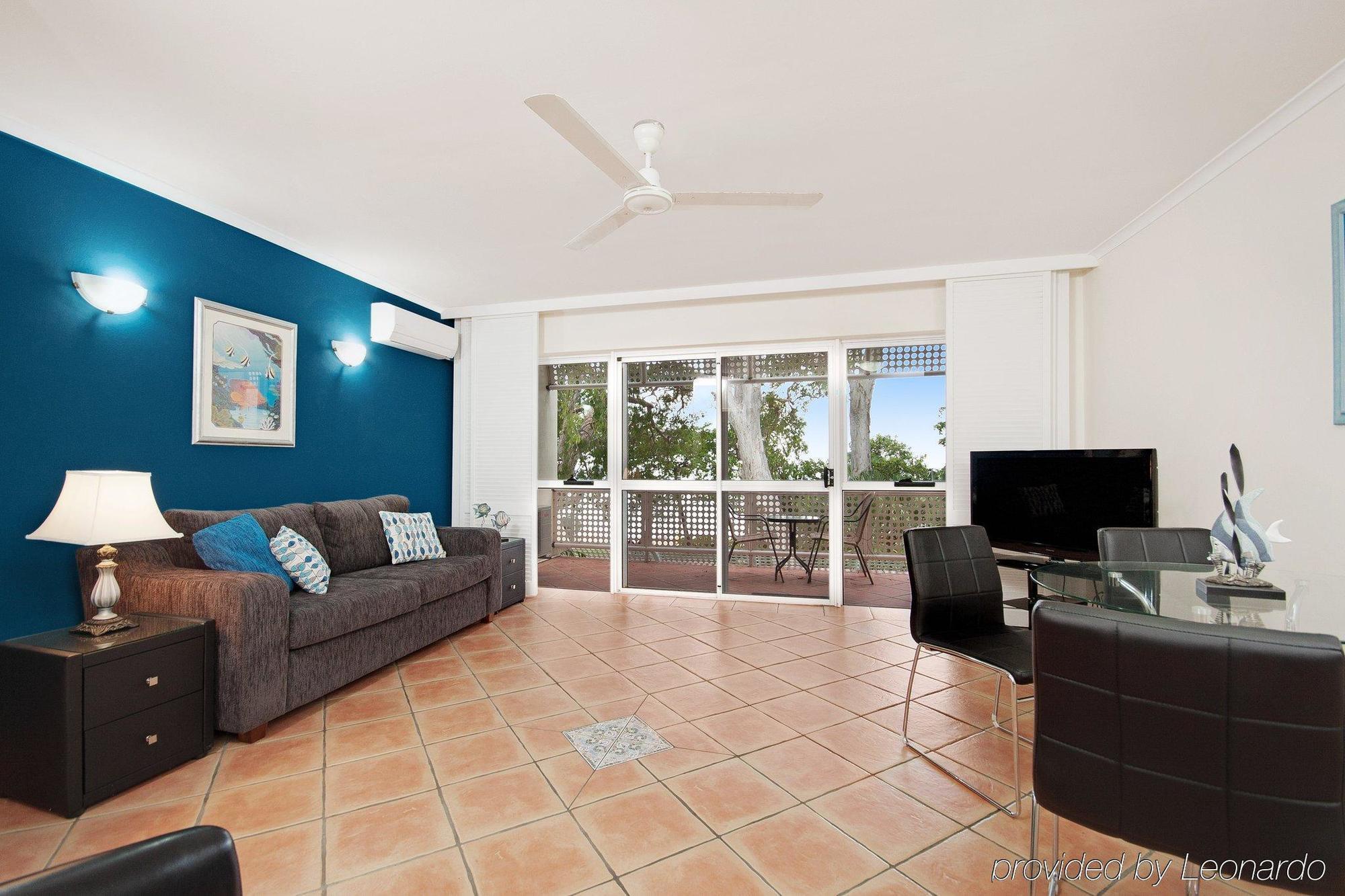 Apartment On Beachfront Palm Cove