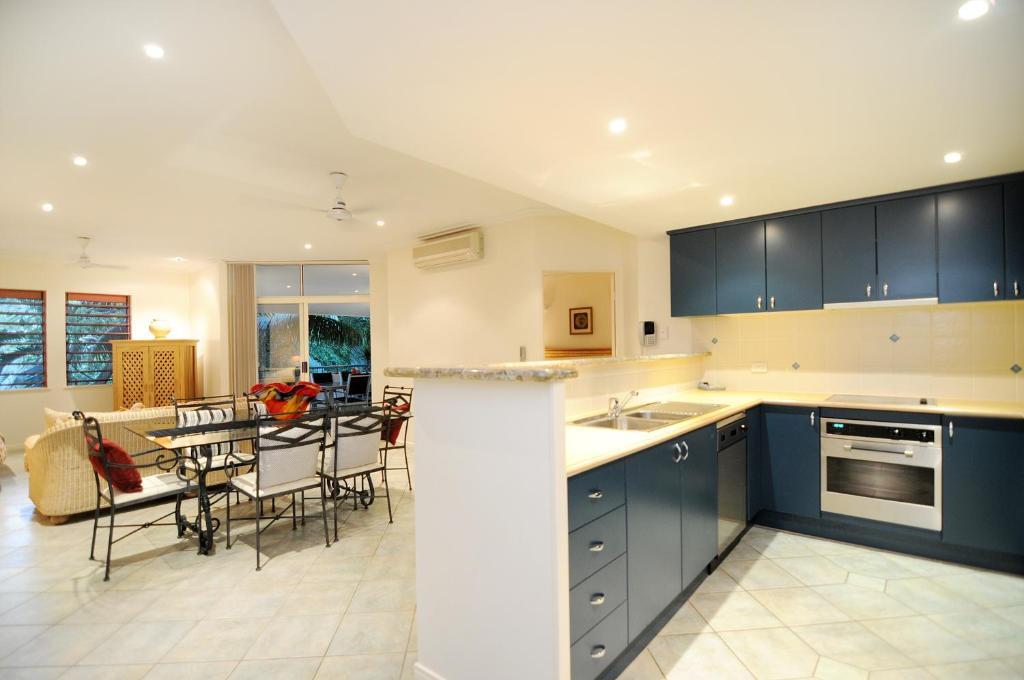 Aparthotel Oasis At 4*
