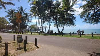 Aparthotel Coral Horizons - Beachfront Palm Cove