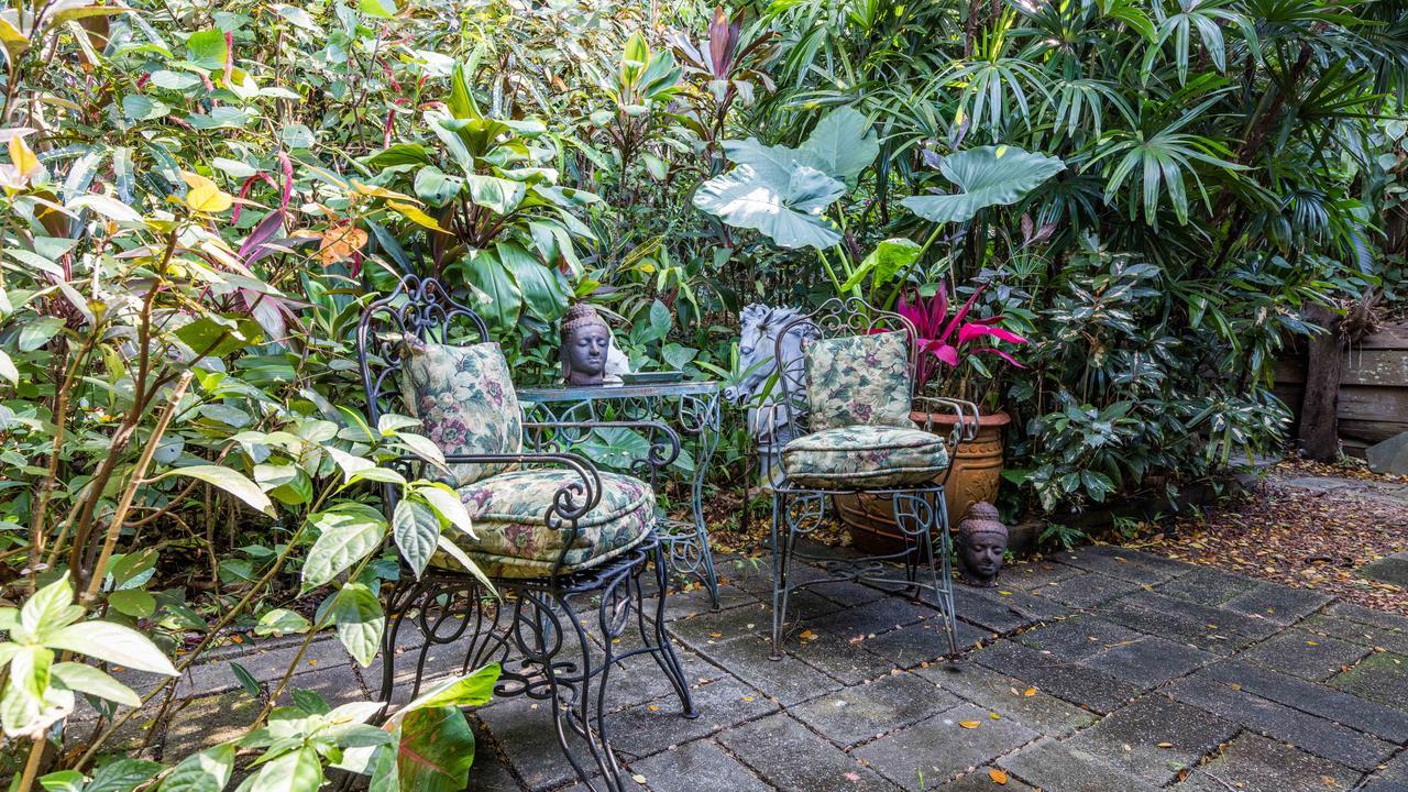 Celadon House * Palm Cove
