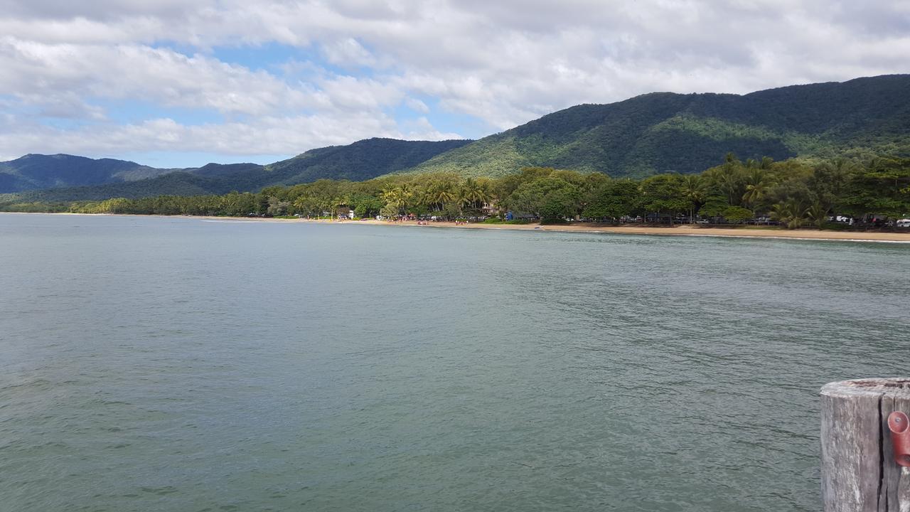 Apartment On Beachfront Palm Cove
