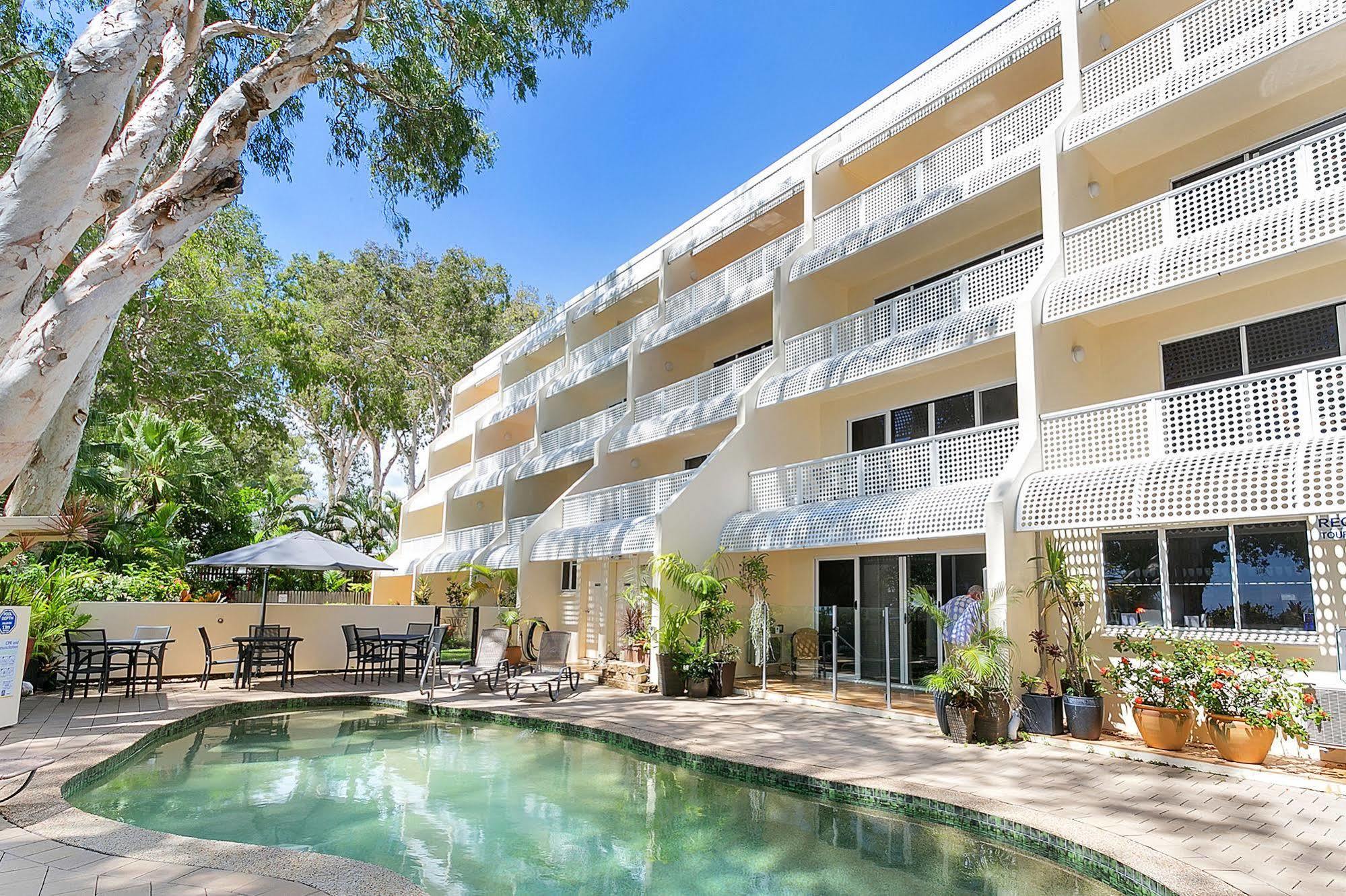 Apartment On Beachfront Palm Cove