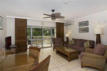 On Beachfront * Palm Cove