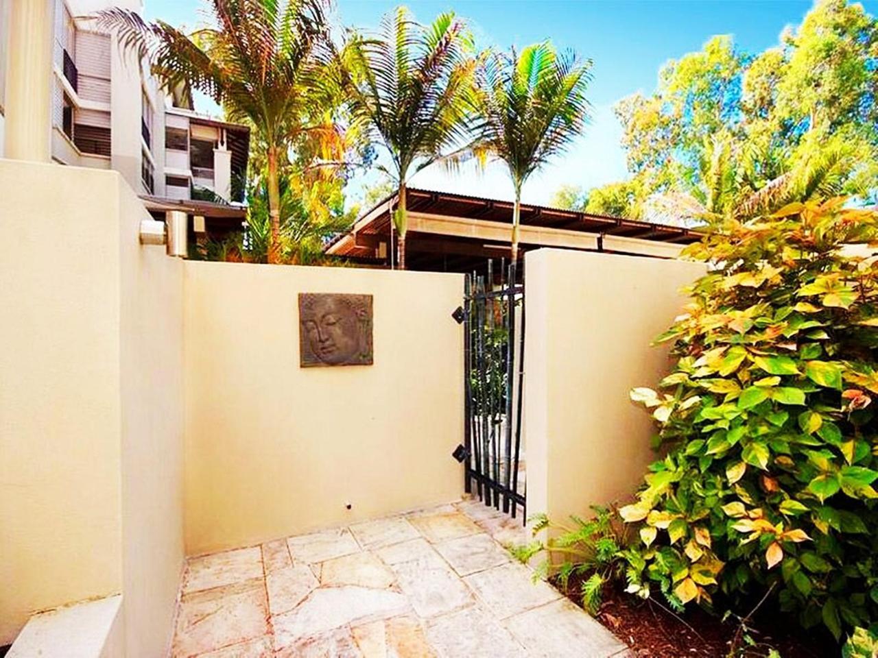 Temple 121 Modern Spacious 2 Brm 2 Bth With Courtyard Apartment Palm Cove
