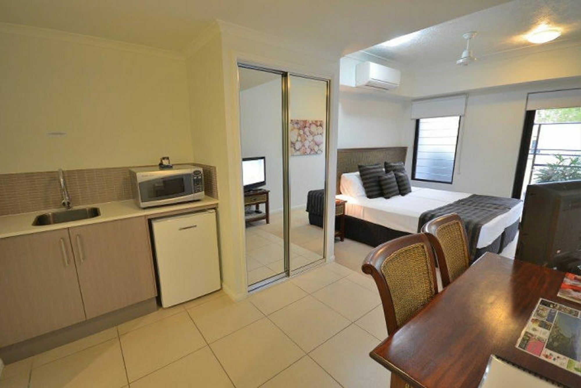 Elysium Aparthotel Palm Cove