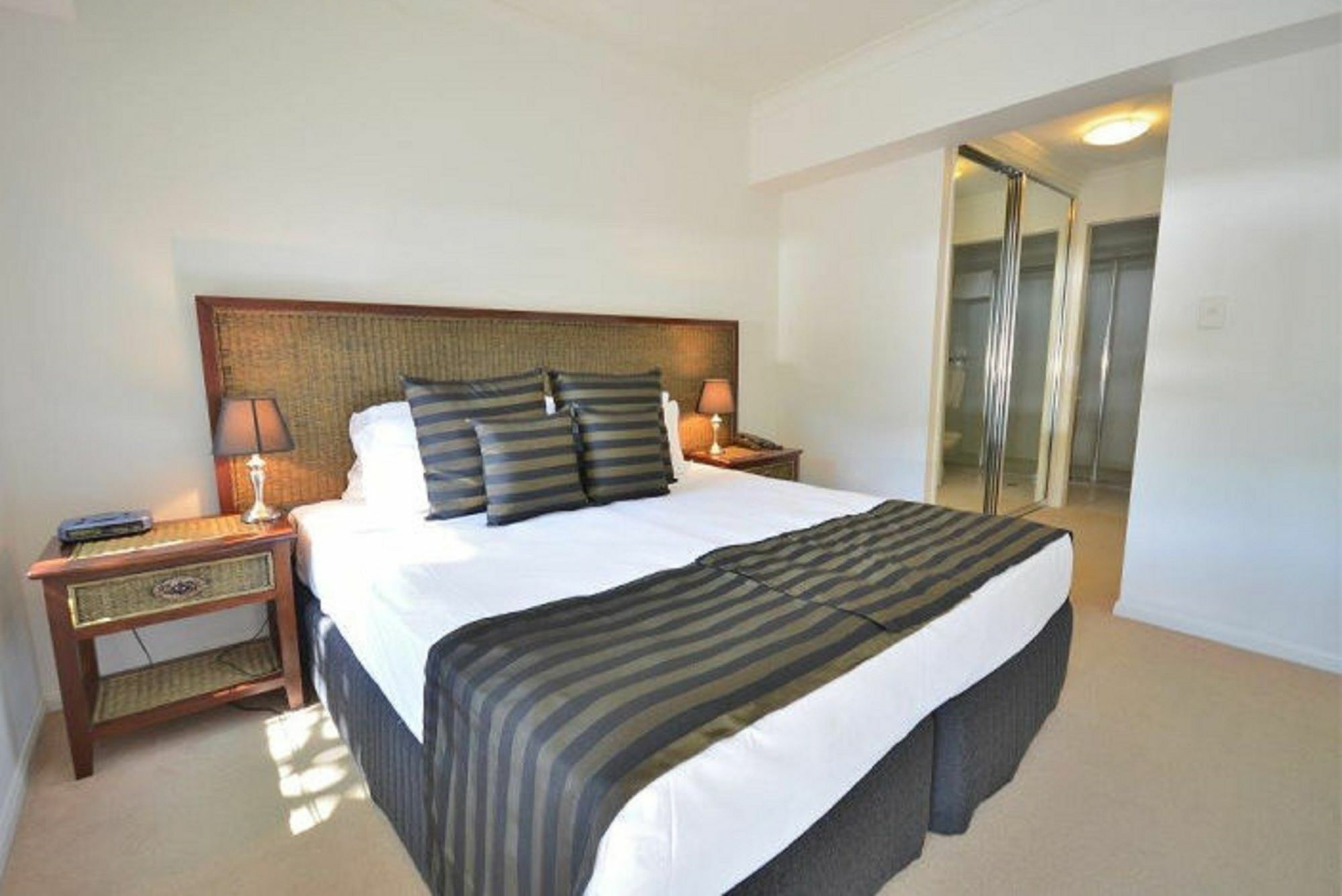 Elysium Aparthotel 4*