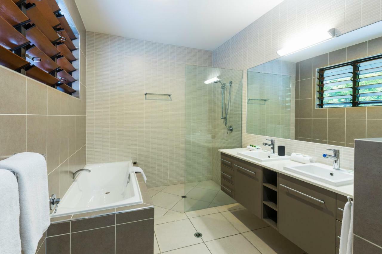 Holiday home Trito - Luxury Holiday House Palm Cove
