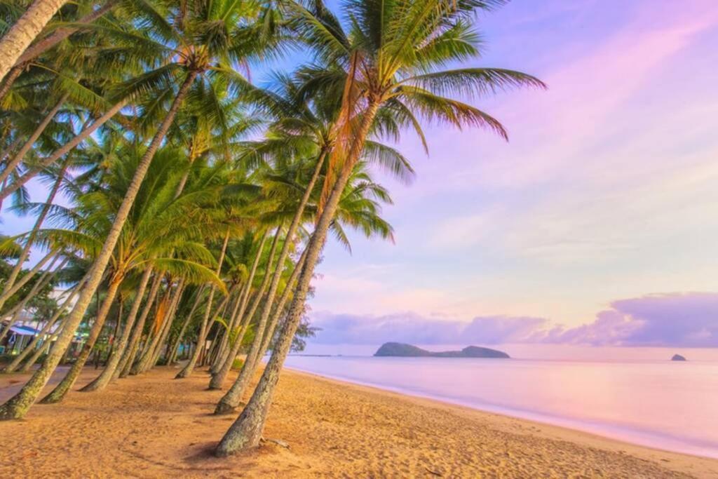 Club * Palm Cove
