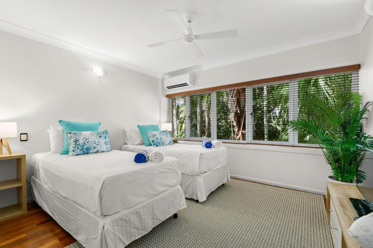 Belle Escapes - Poolside Alamanda Beachfront 