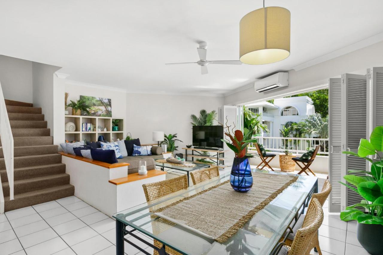 Belle Escapes - Poolside Alamanda Beachfront 
