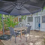 A Cozy Palm Cove Unit 3 With A Private Garden