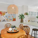 Coral Escape - A Palm Cove Penthouse
